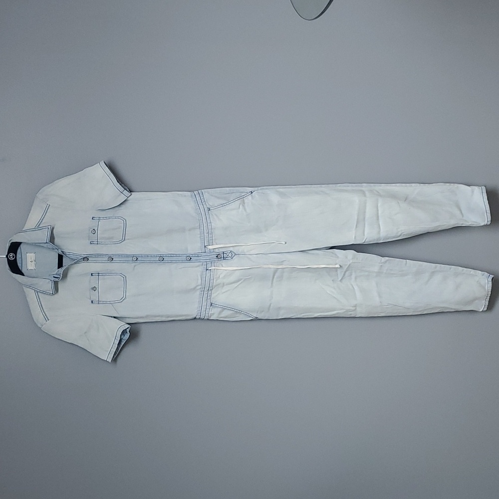 Lightweight demin jumper